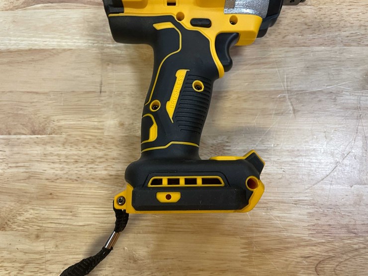 #2698-•-dewalt-20-v-compatible-1/2"-cordless-impact-(pr12)-image-5