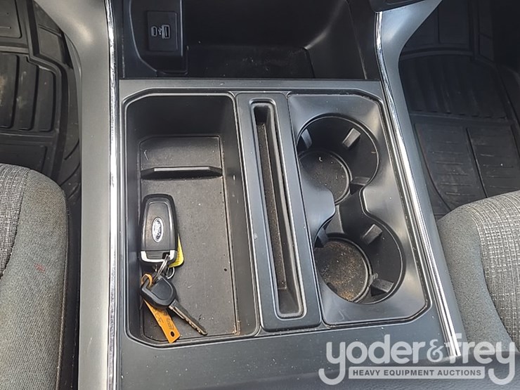 2021-ford-f150-xlt-image-46