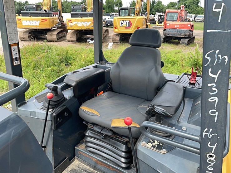 2021-deere-450k-image-12