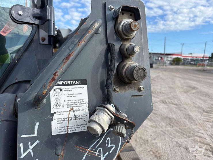 2020-deere-325g-image-12