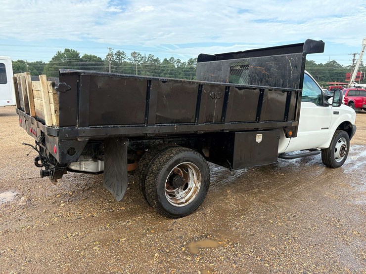 2003-ford-f550-image-3