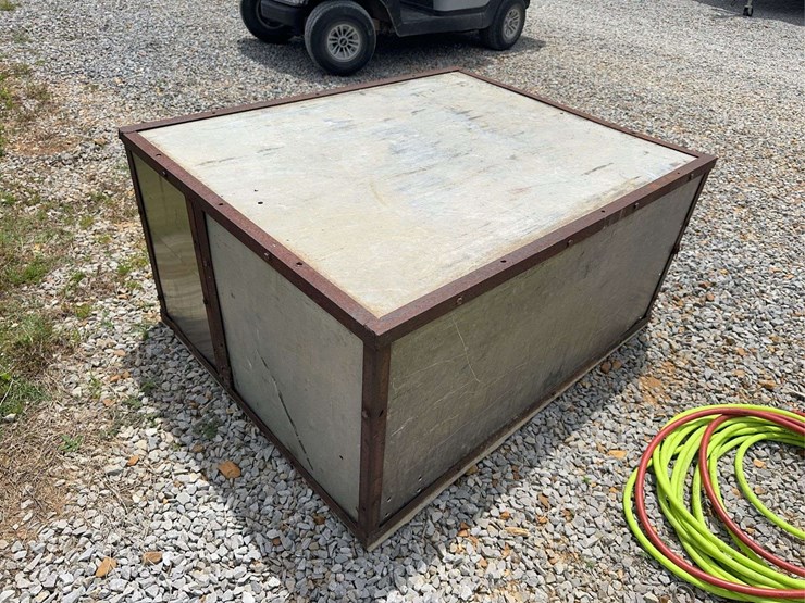 metal-dog-box,-2-compartment-image-4
