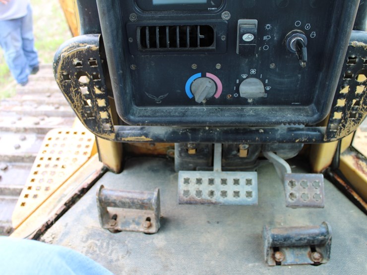 caterpillar-d6n-image-17