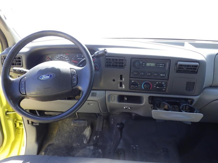 2003-ford-f550-image-9