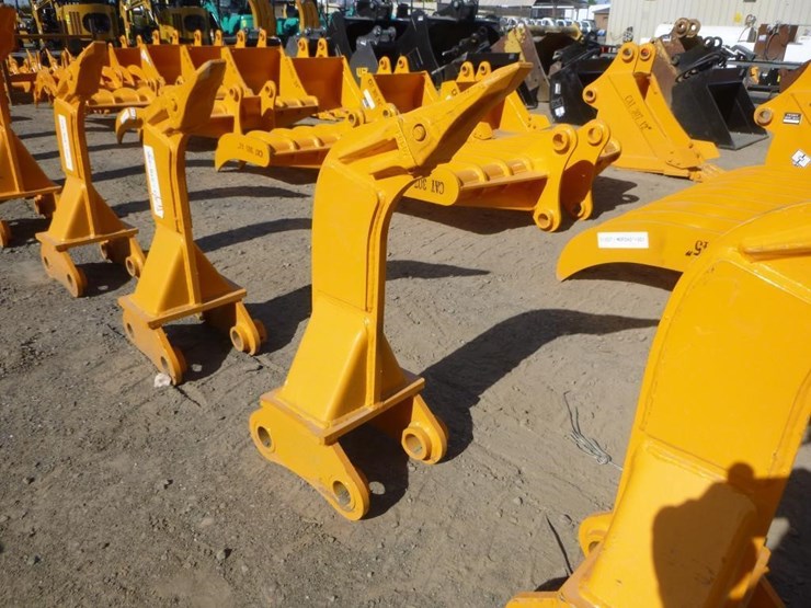 caterpillar-303-image-2