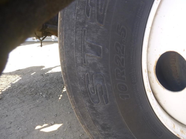 2006-international-durastar-4300-image-42