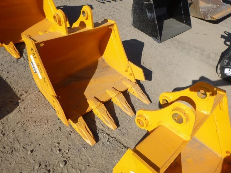 caterpillar-303-image-2