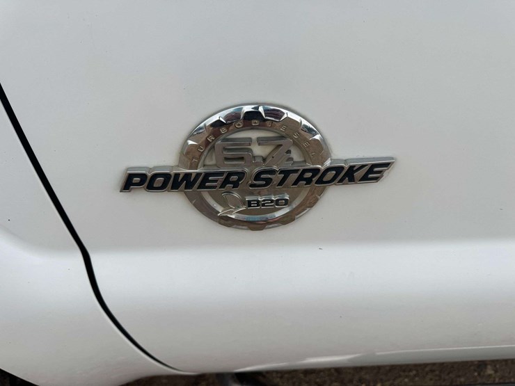 2011-ford-l-image-29