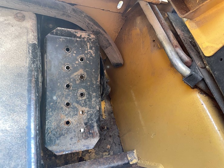 #1512-•-new-holland-skid-steer-(of)-image-33