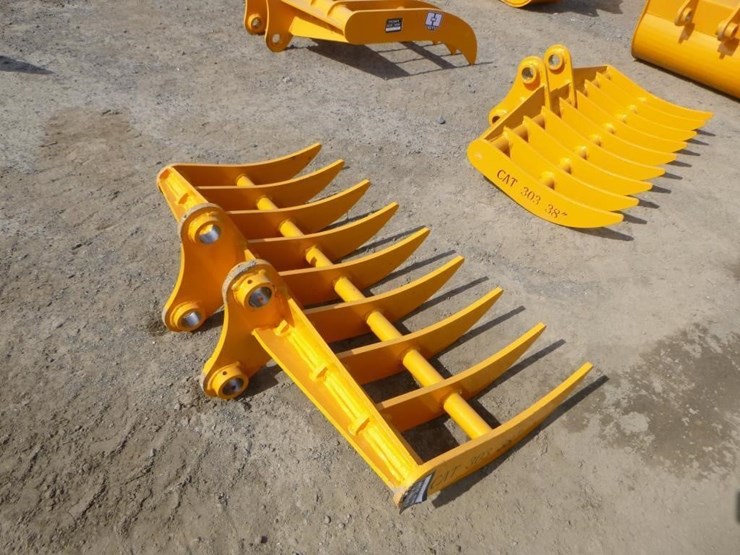 caterpillar-303-image-3