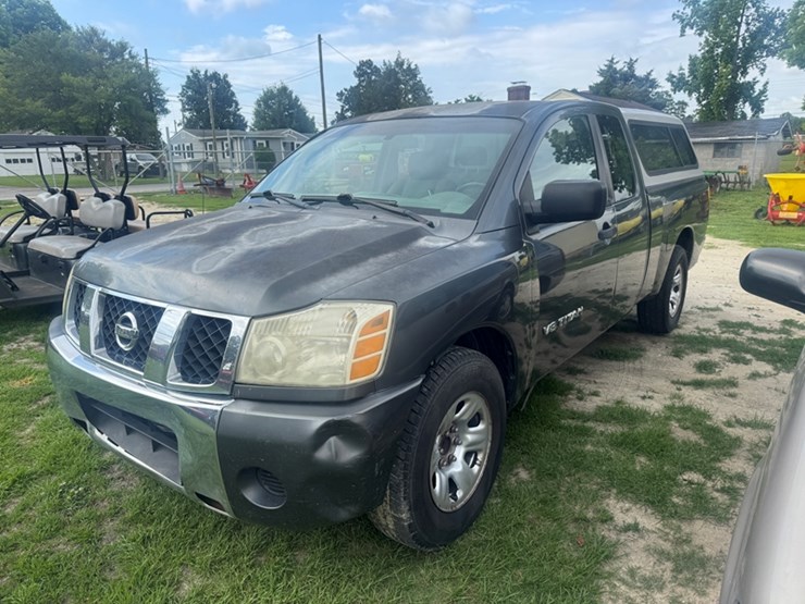 2006-nissan-titan-image-1