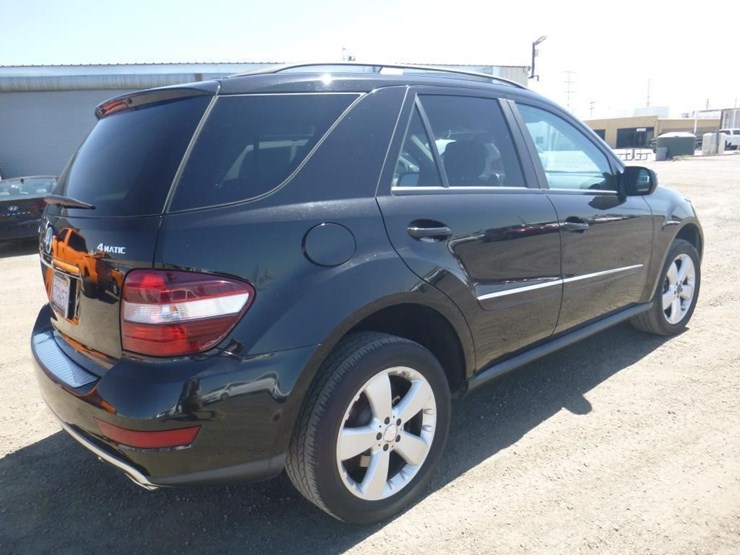 2009-mercedes-benz-ml350-image-3