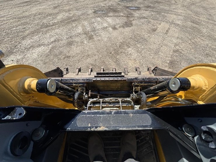 2019-gehl-r190-image-24