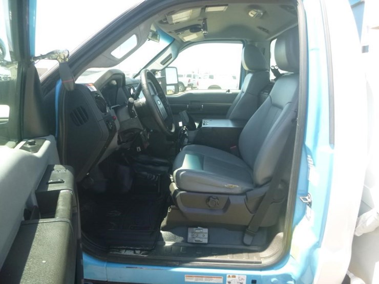 2013-ford-f550-image-18