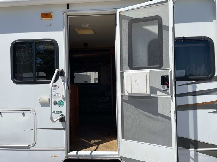 #1515-•-2008-keystone-travel-trailer-(wi-title)-(of)-image-50