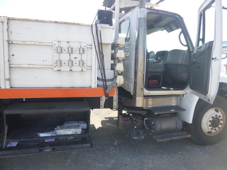 2009-international-durastar-4400-image-17