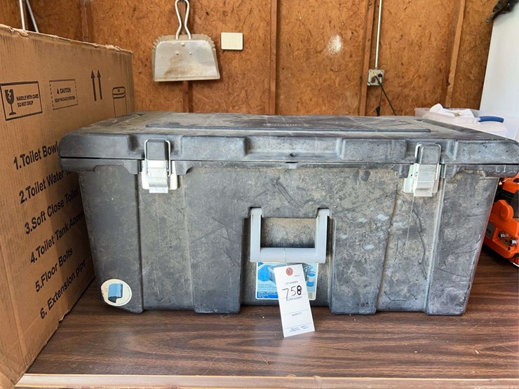 27-gallon-tote-with-locks-and-wheels-image-1