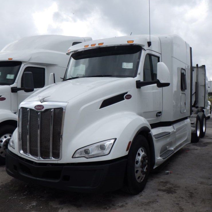 2023 PETERBILT 579