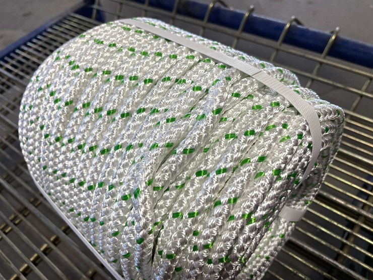 #2722-•-new-3/8"-thick,-100'-of-double-braided-rope-(cw)-image-4