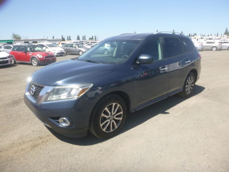 2015-nissan-pathfinder-image-1