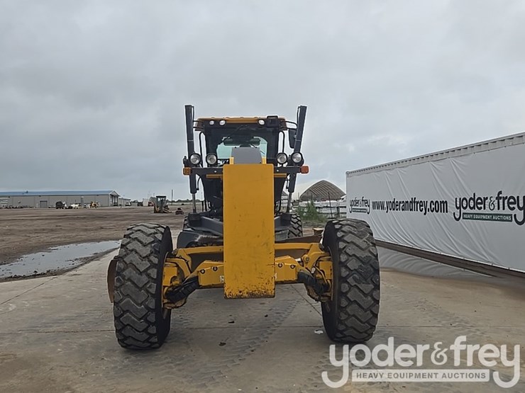2011-deere-772g-image-8