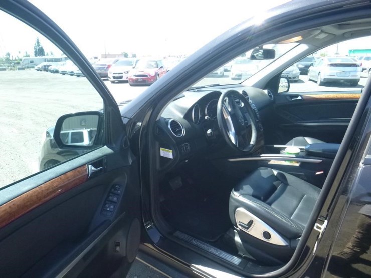 2009-mercedes-benz-ml350-image-5