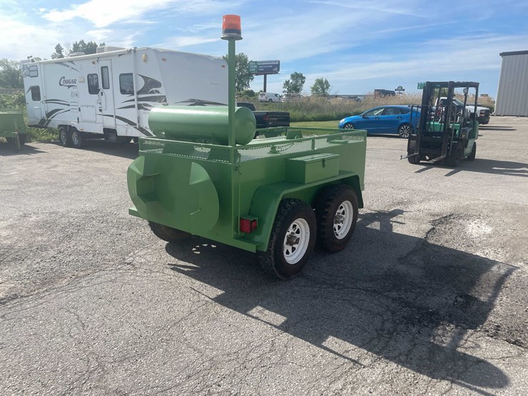 #1504-•-475-gallon-tanker-utility-trailer-(of)-image-5