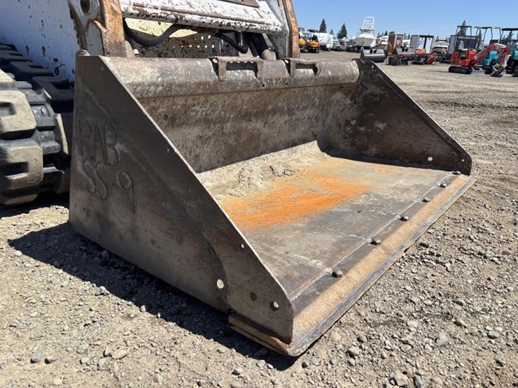 2005-bobcat-t180-image-11