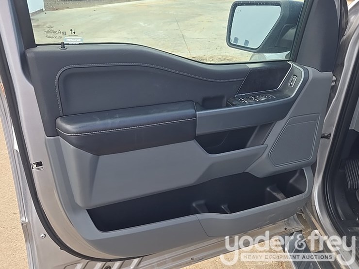 2021-ford-f150-xlt-image-37