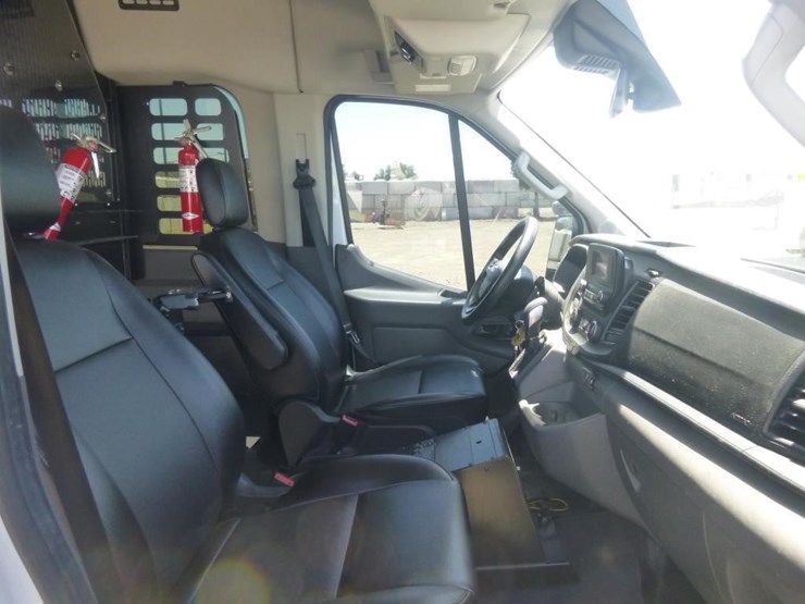 2020-ford-transit-image-14