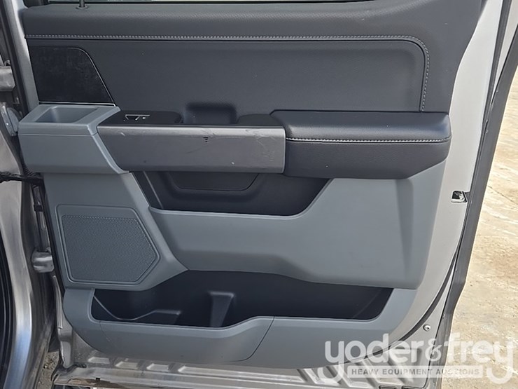 2021-ford-f150-xlt-image-33