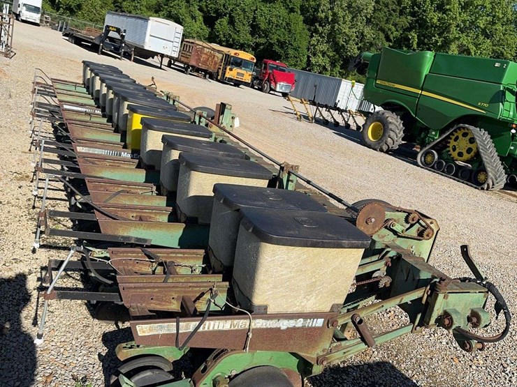 john-deere-7300-image-7