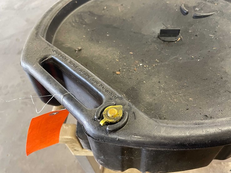 #2716-•-(2)-oil-drain-pans-(cw)-image-6