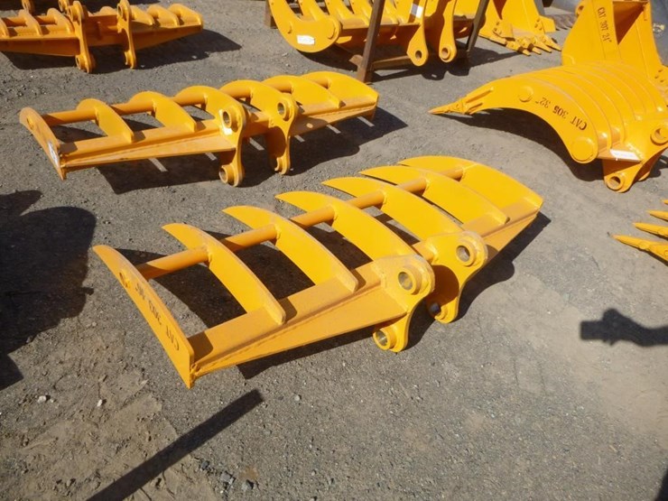 caterpillar-303-image-4