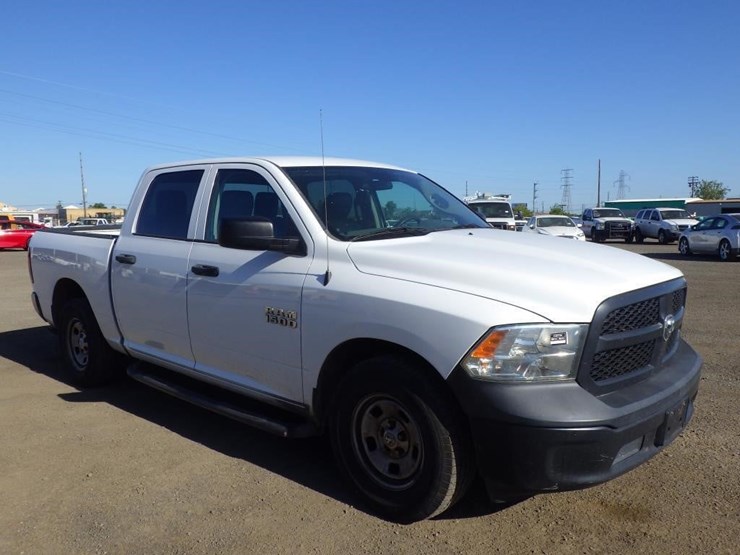 2016-dodge-1500-image-2
