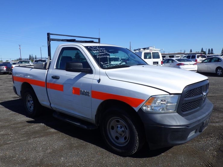 2015-dodge-1500-image-3