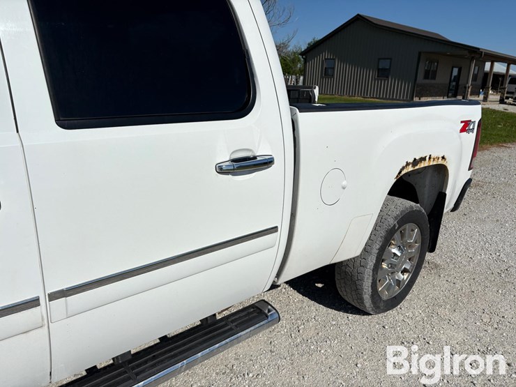 2012-gmc-2500hd-image-16