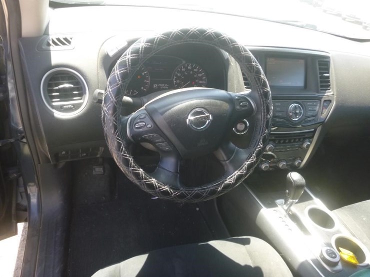 2015-nissan-pathfinder-image-11