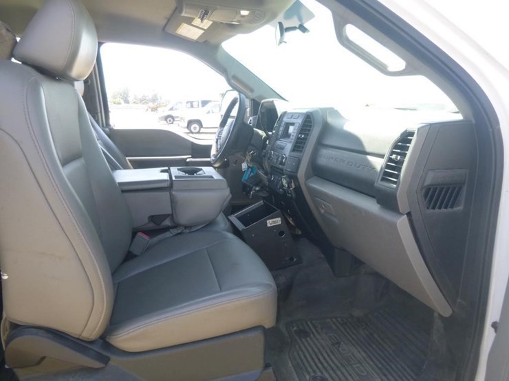 2017-ford-f350-image-16