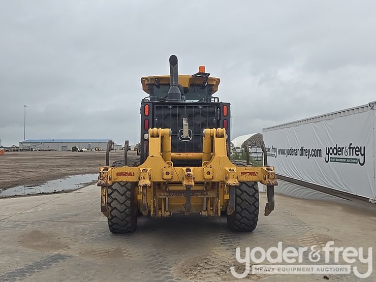 2011-deere-772g-image-4
