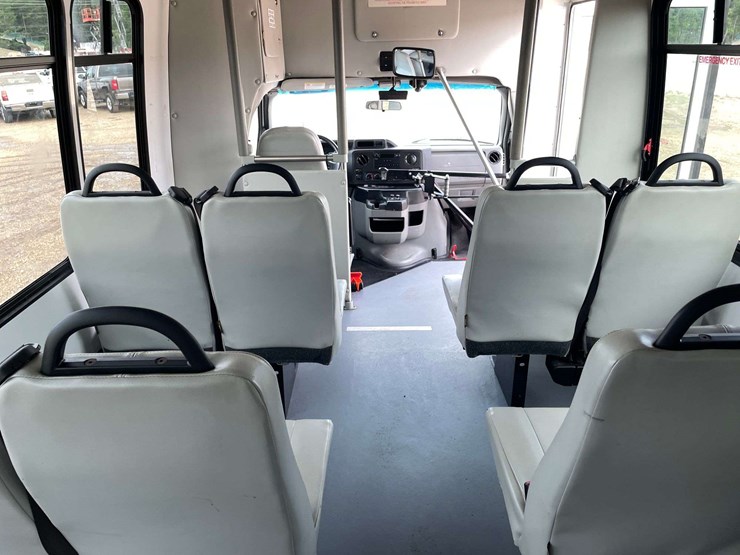 2020-ford-e350-image-19