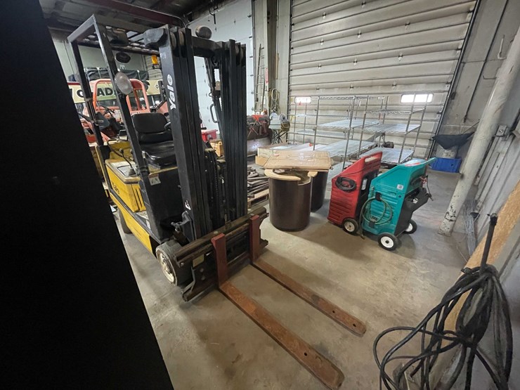 #1501-•-yale-3000lb-capacity-forklift-(wall-e)-image-3