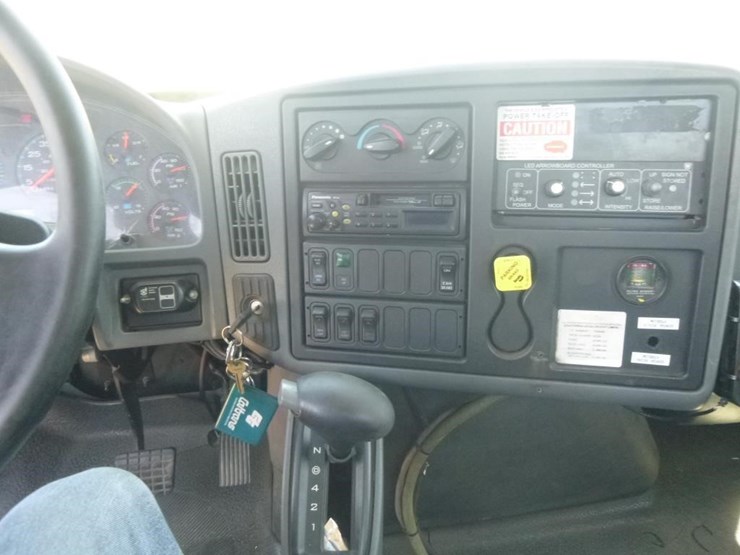 2006-international-durastar-4300-image-14