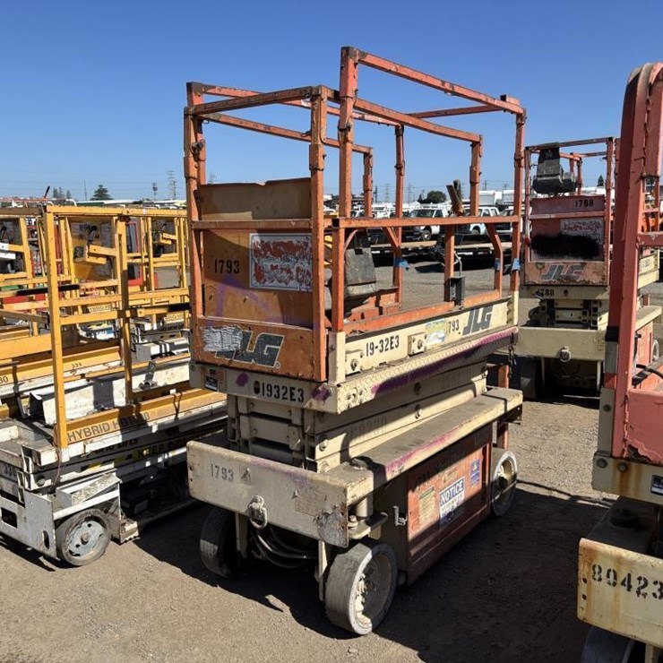 2001 JLG 1932ES