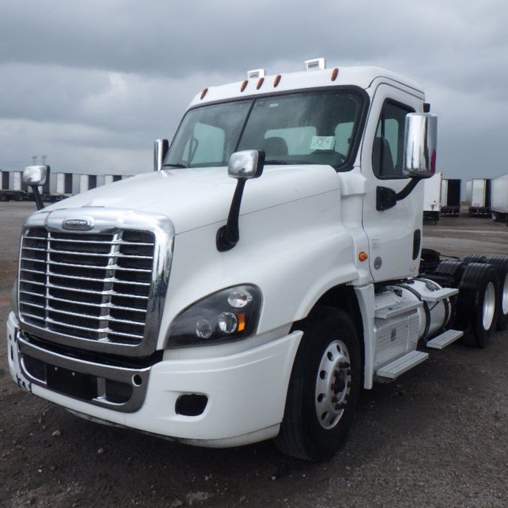 2017 FREIGHTLINER CASCADIA 125