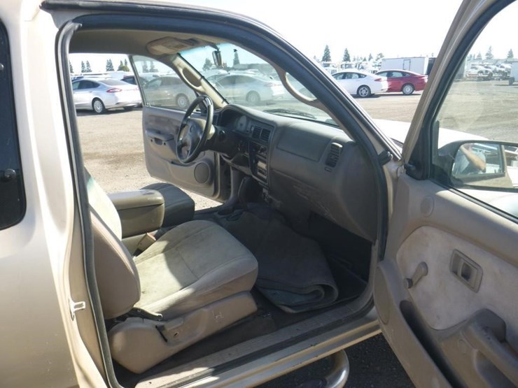 2003-toyota-tacoma-image-6