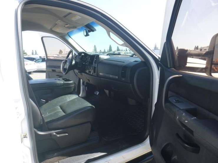 2009-chevrolet-2500-image-6