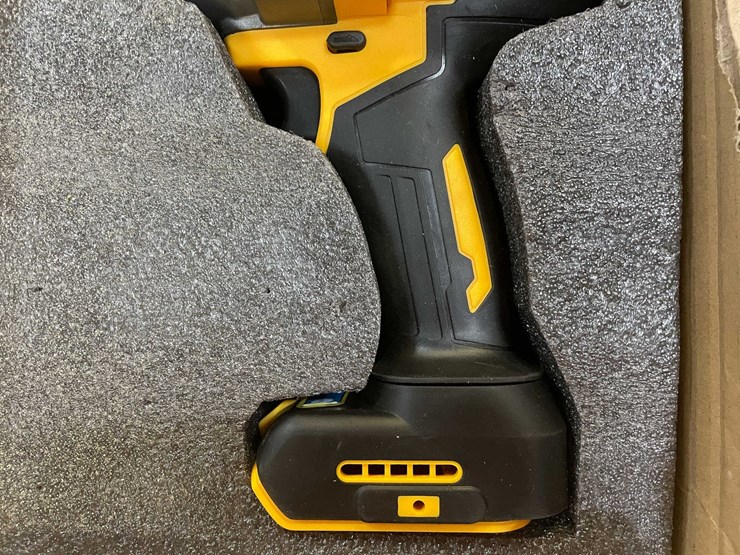 #2700-•-dewalt-compatible-20-v,-1/2"-cordless-impact-(pr12)-image-3