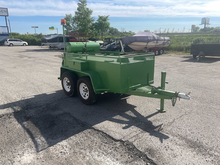 #1504-•-475-gallon-tanker-utility-trailer-(of)-image-3