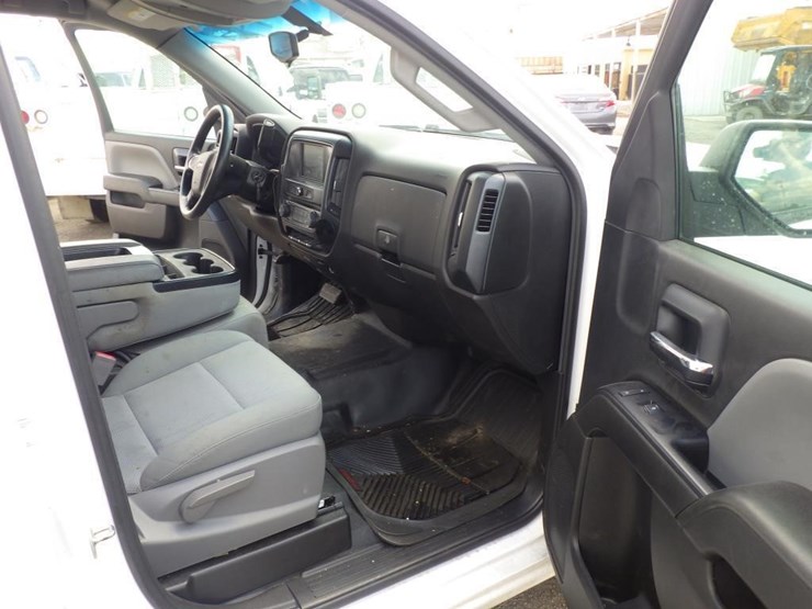 2018-chevrolet-1500-image-6